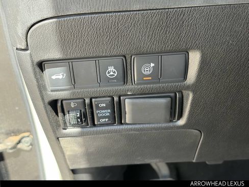 Used 2018 Nissan Armada Platinum w/ Captain Seat Package AWD/4WD image 26