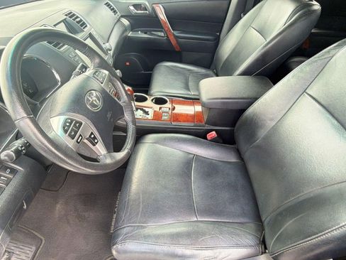 Used 2012 Toyota Highlander Limited w/ Tow Pkg image 23