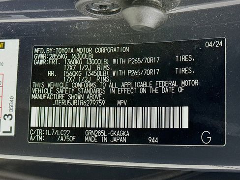 Certified 2024 Toyota 4Runner TRD Off-Road Premium AWD/4WD image 32