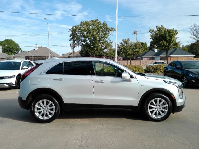 Used 2022 Cadillac XT4 Luxury w/ Driver Awareness Package FWD image 5