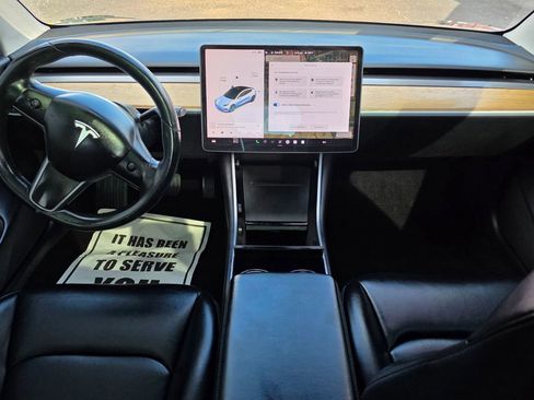 Used 2019 Tesla Model 3 image 11