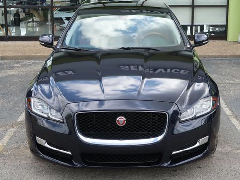 Used 2016 Jaguar XJ R-Sport RWD image 4