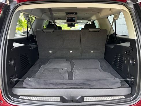 Used 2020 Chevrolet Suburban Premier AWD/4WD image 13