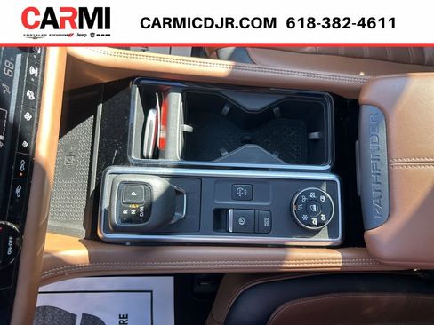 Used 2022 Nissan Pathfinder Platinum w/ Cargo Package image 31