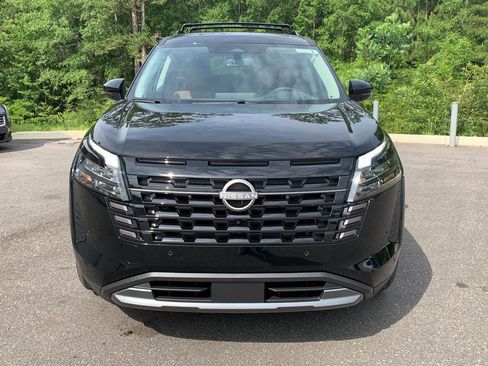 New 2026 Nissan Pathfinder Platinum FWD image 3
