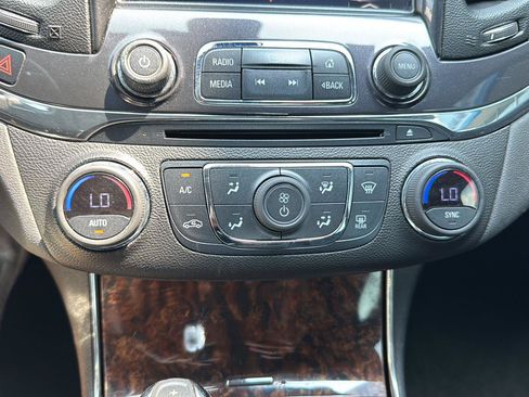 Used 2014 Chevrolet Impala LT FWD image 19
