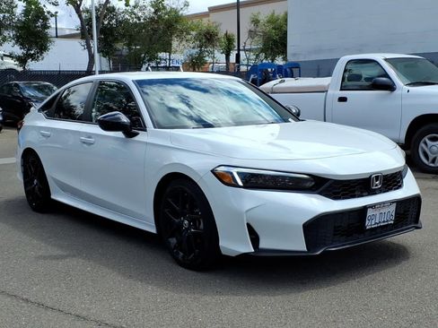 Used 2025 Honda Civic Sport image 3