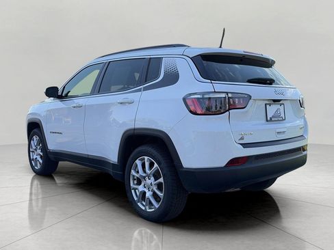Used 2023 Jeep Compass Latitude w/ Mopar Graphics Package AWD/4WD image 22