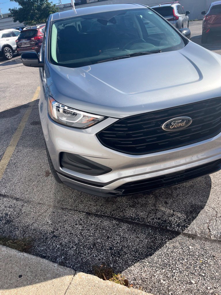 Used 2024 Ford Edge SE w/ Black Appearance Package AWD/4WD image 2