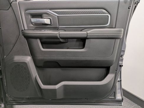 Used 2025 RAM 2500 Big Horn image 27