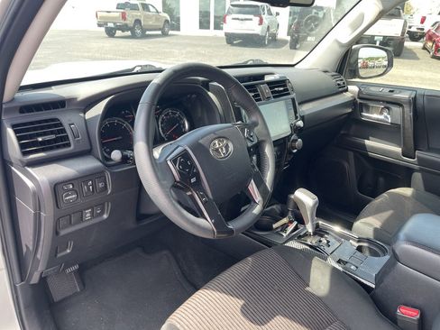 Used 2024 Toyota 4Runner TRD Off-Road image 10