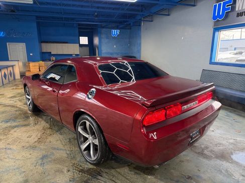 Used 2014 Dodge Challenger SXT image 12