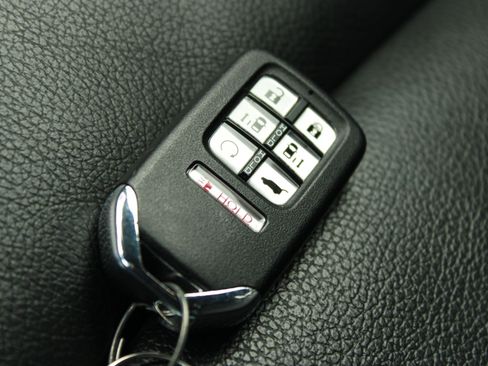 Used 2024 Honda Odyssey Sport image 59