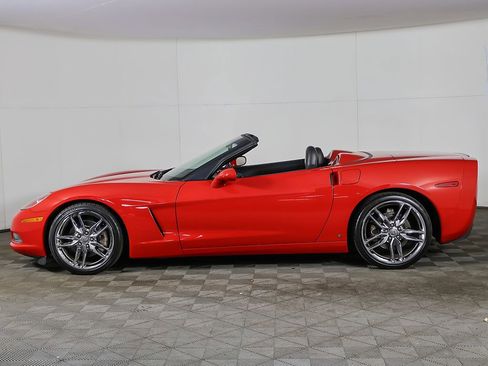 Used 2006 Chevrolet Corvette Convertible w/ Preferred Equipment Group RWD image 24