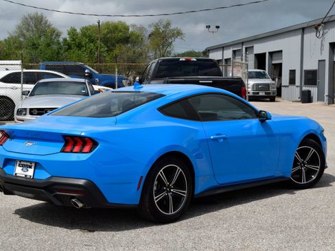 Certified 2025 Ford Mustang Coupe RWD image 6
