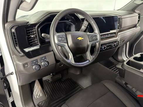 Used 2023 Chevrolet Silverado 1500 LT AWD/4WD image 9