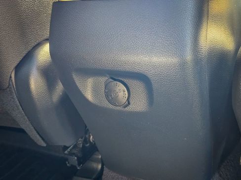 Used 2017 Hyundai Santa Fe SE w/ Cargo Package image 49