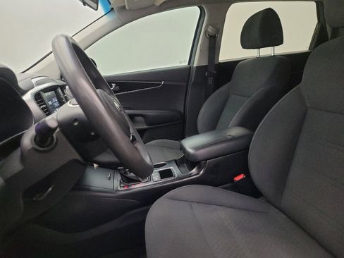 Used 2020 Kia Sorento LX FWD image 17