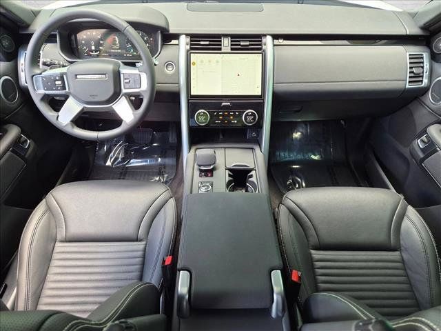 Used 2025 Land Rover Discovery S AWD/4WD image 19