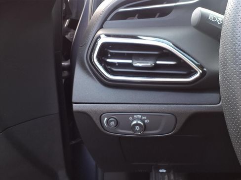 Used 2023 Chevrolet Bolt EUV LT w/ Driver Confidence Package FWD image 17