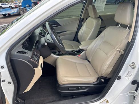 Used 2017 Honda Accord EX-L image 10