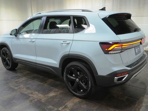 Certified 2025 Volkswagen Taos SEL AWD/4WD image 7