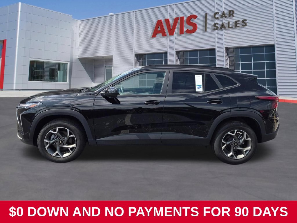 Used 2025 Chevrolet Trax LT w/ LT Convenience Package FWD image 8