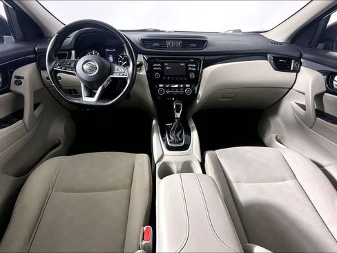Used 2018 Nissan Rogue Sport SV w/ SV All-Weather Package AWD/4WD image 15