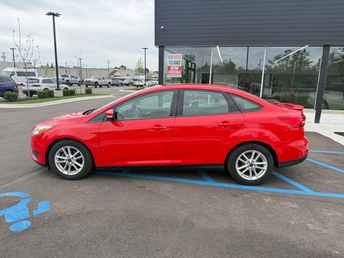 Used 2016 Ford Focus SE FWD image 8