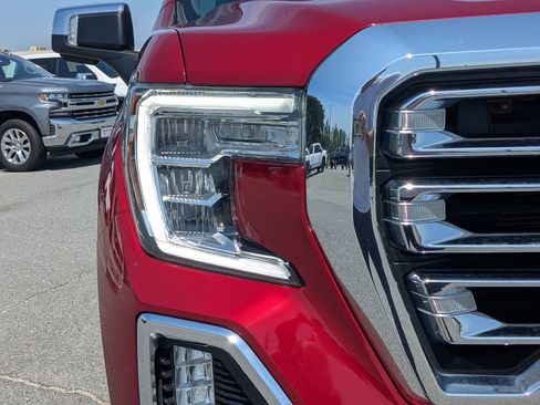 Used 2021 GMC Sierra 1500 SLT w/ SLT Premium Plus Package AWD/4WD image 10