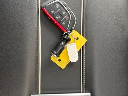 Certified 2023 Cadillac Escalade ESV V image 38