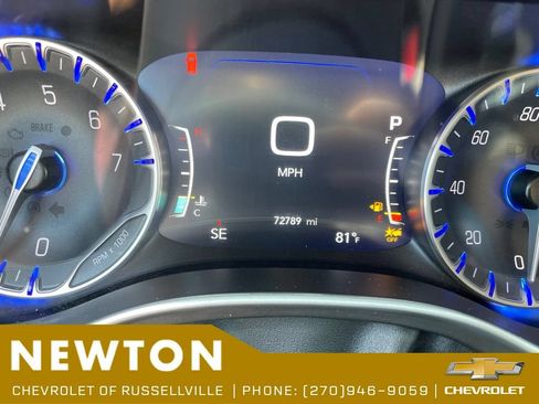 Used 2023 Chrysler Pacifica Touring-L FWD image 8