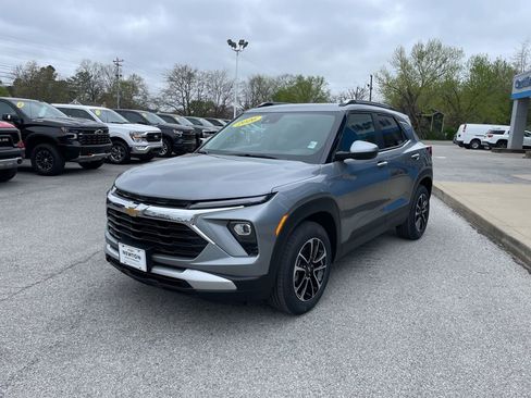 New 2026 Chevrolet TrailBlazer LT w/ Convenience Package FWD image 3
