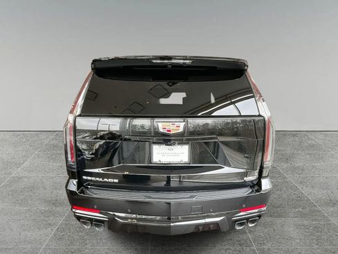 New 2026 Cadillac Escalade V image 4