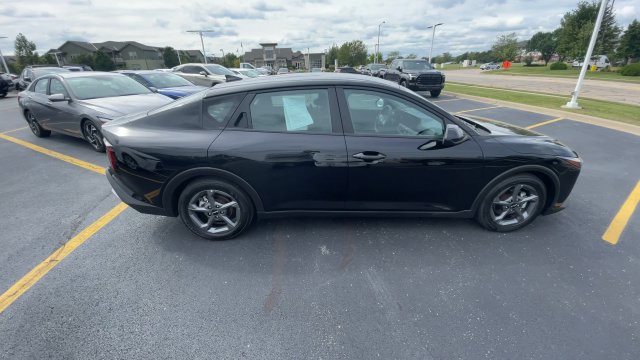 Used 2025 Kia K4 FWD image 3
