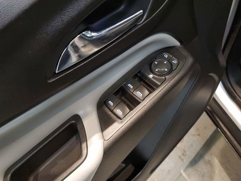 Used 2020 Chevrolet Equinox LS w/ LS Convenience Package image 12