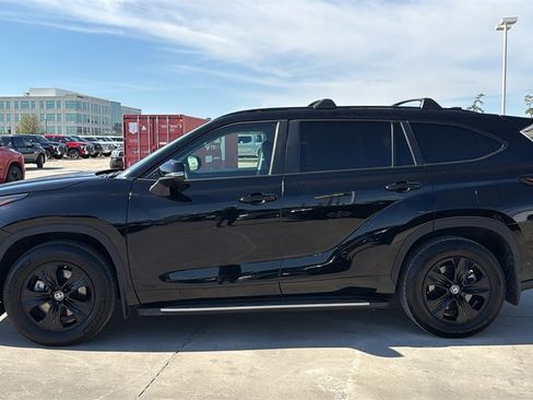 Used 2024 Toyota Highlander XLE image 4