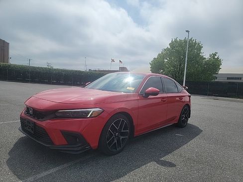 Used 2022 Honda Civic Sport Touring image 3