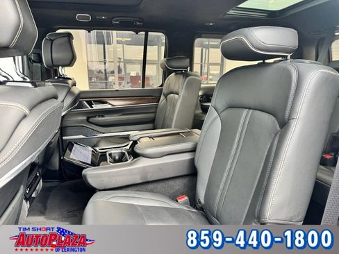 Used 2022 Jeep Grand Wagoneer Series II w/ Premium Group II AWD/4WD image 39