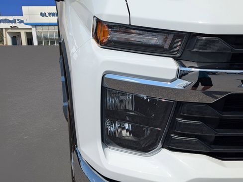 Used 2024 Chevrolet Silverado 2500 LT w/ Convenience Package image 4