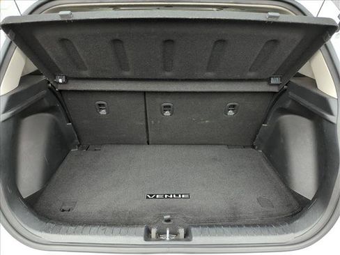 Used 2022 Hyundai Venue SEL FWD image 6
