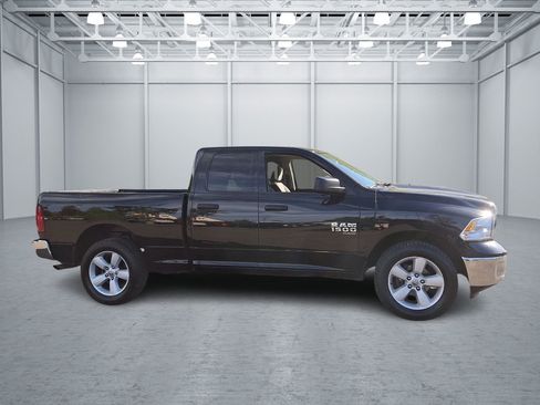 Used 2024 RAM 1500 Classic SLT AWD/4WD image 6