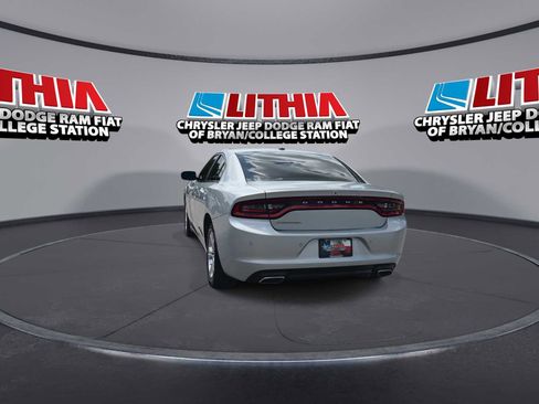 Used 2022 Dodge Charger SXT w/ Leather Interior Group RWD image 7