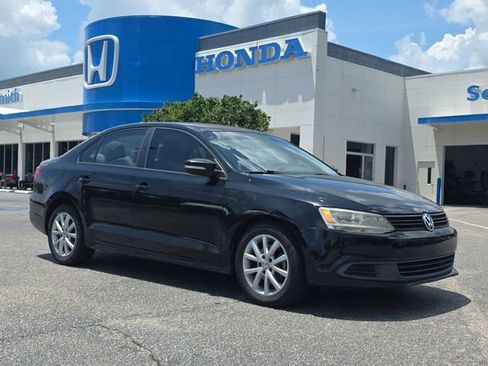 Used 2012 Volkswagen Jetta SE FWD image 2
