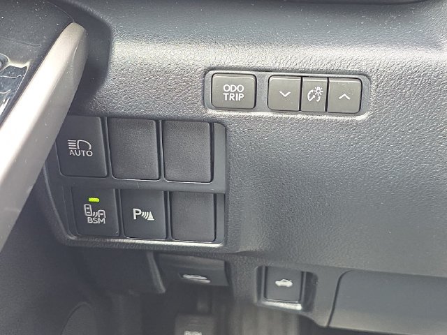 Used 2018 Lexus IS 300 AWD w/ Comfort Package image 25