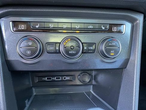 Used 2020 Volkswagen Tiguan SEL FWD image 11