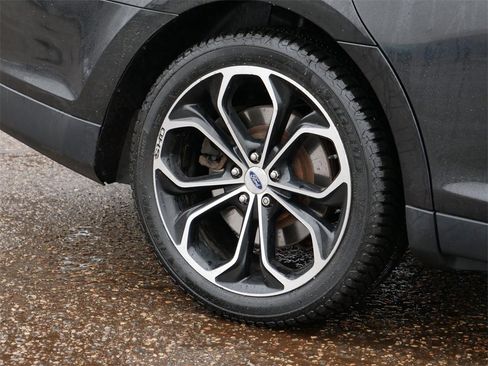 Used 2015 Ford Taurus SHO w/ Equipment Group 401A image 7