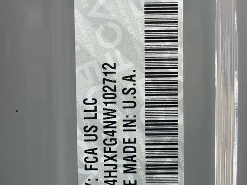 Used 2022 Jeep Wrangler Unlimited Rubicon w/ Cold Weather Group AWD/4WD image 33