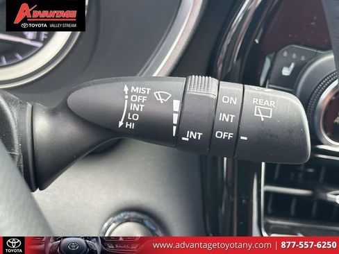 Used 2022 Toyota Highlander XSE FWD image 31