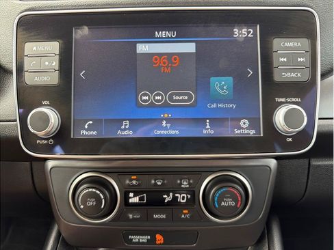 Used 2025 Nissan Leaf S FWD image 20
